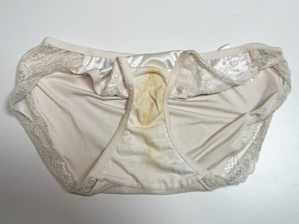 【下着紹介】20歳女子大生ひかりちゃんから買い取った下着を紹介！ - 画像2