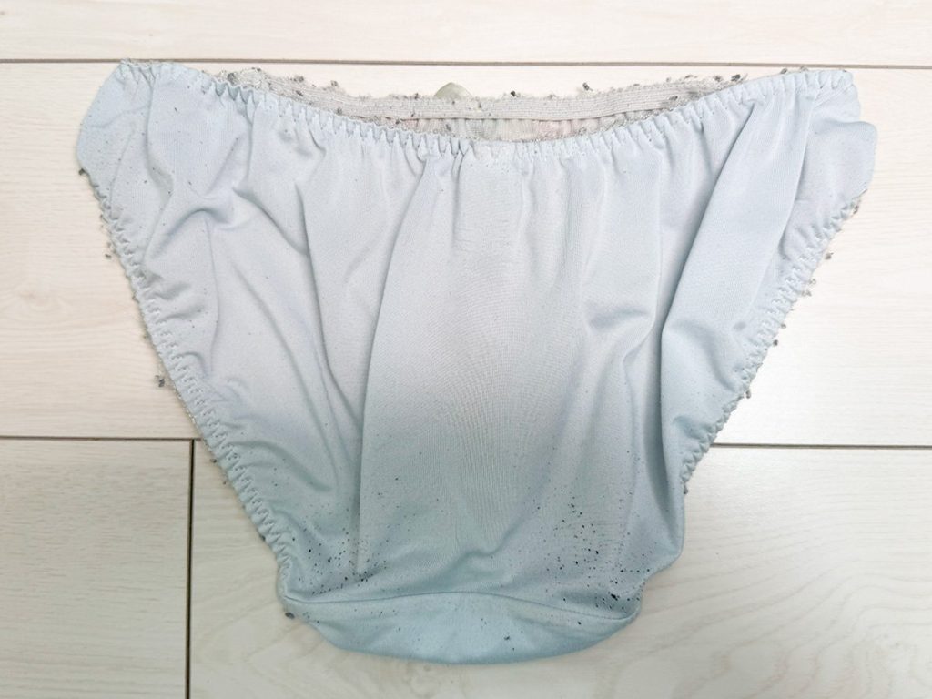 高校生の頃から7年以上！？大量毛玉のヘビロテパンツを紹介！【下着紹介】 - 画像3