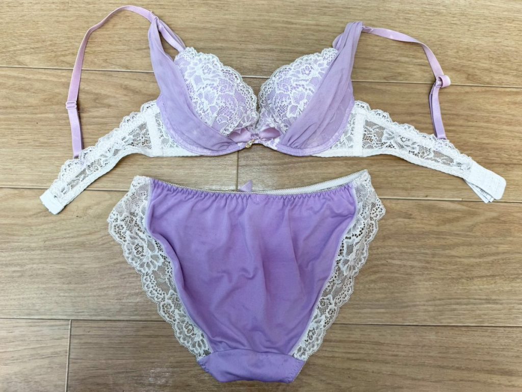 13！Cの頃に購入！？金髪美女から超ヴィンテージ下着を買い取り！ - 画像3