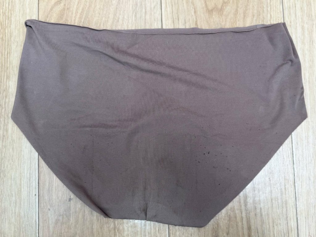 【ポッチあり】ギリギリ過ぎる生脱ぎ！買取下着を4点紹介♪ - 画像11