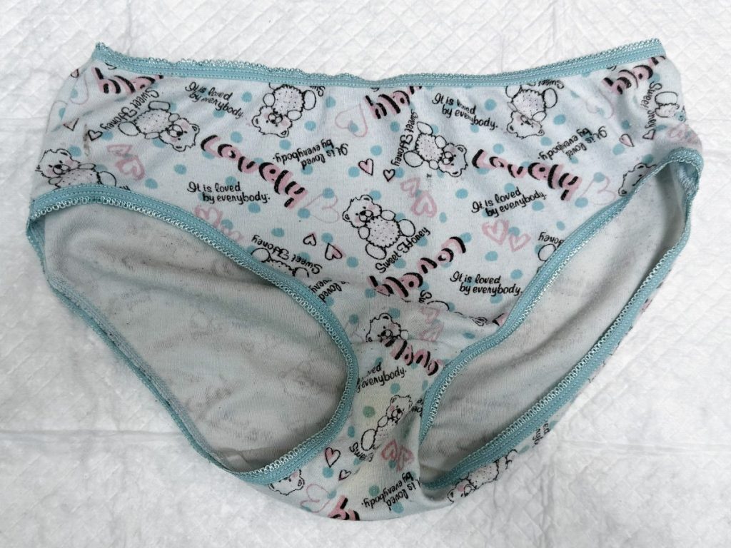 【大剛毛】20年間未処理!?ミニマム美処女の陰毛を公開! - 画像6