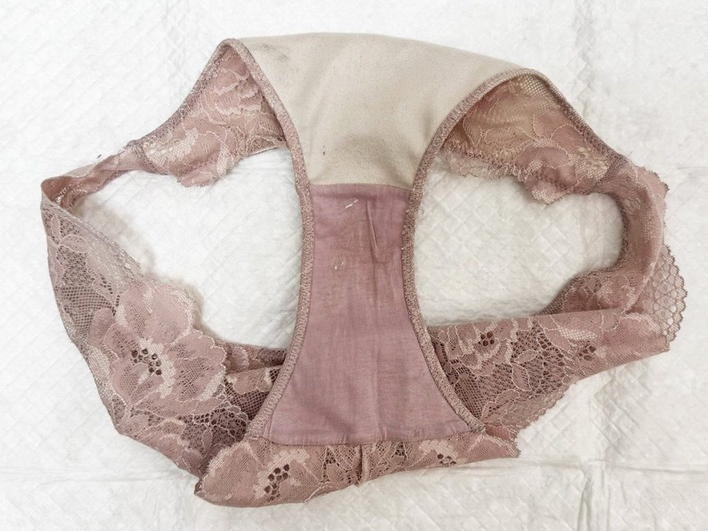 【オナラが止まらない】素朴なOLが生活費のために... - 画像4