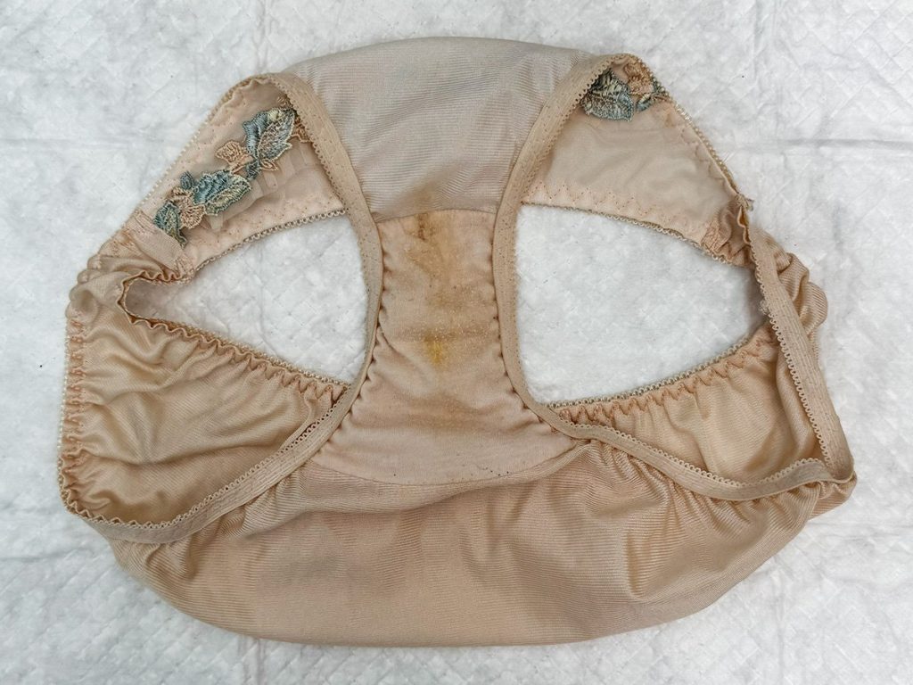 上京したての照れ屋18歳ちゃんから下着を買取！【SNS一本釣り】 - 画像4